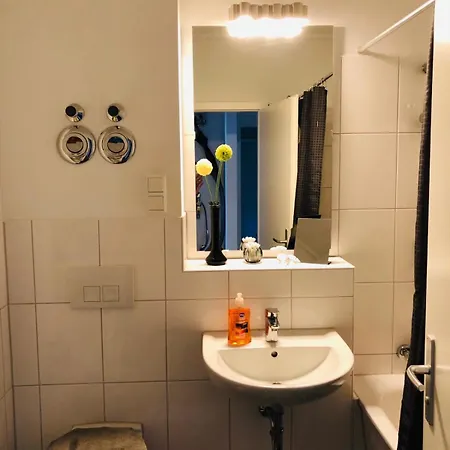 Homely Near Exhibition Center Apartment *